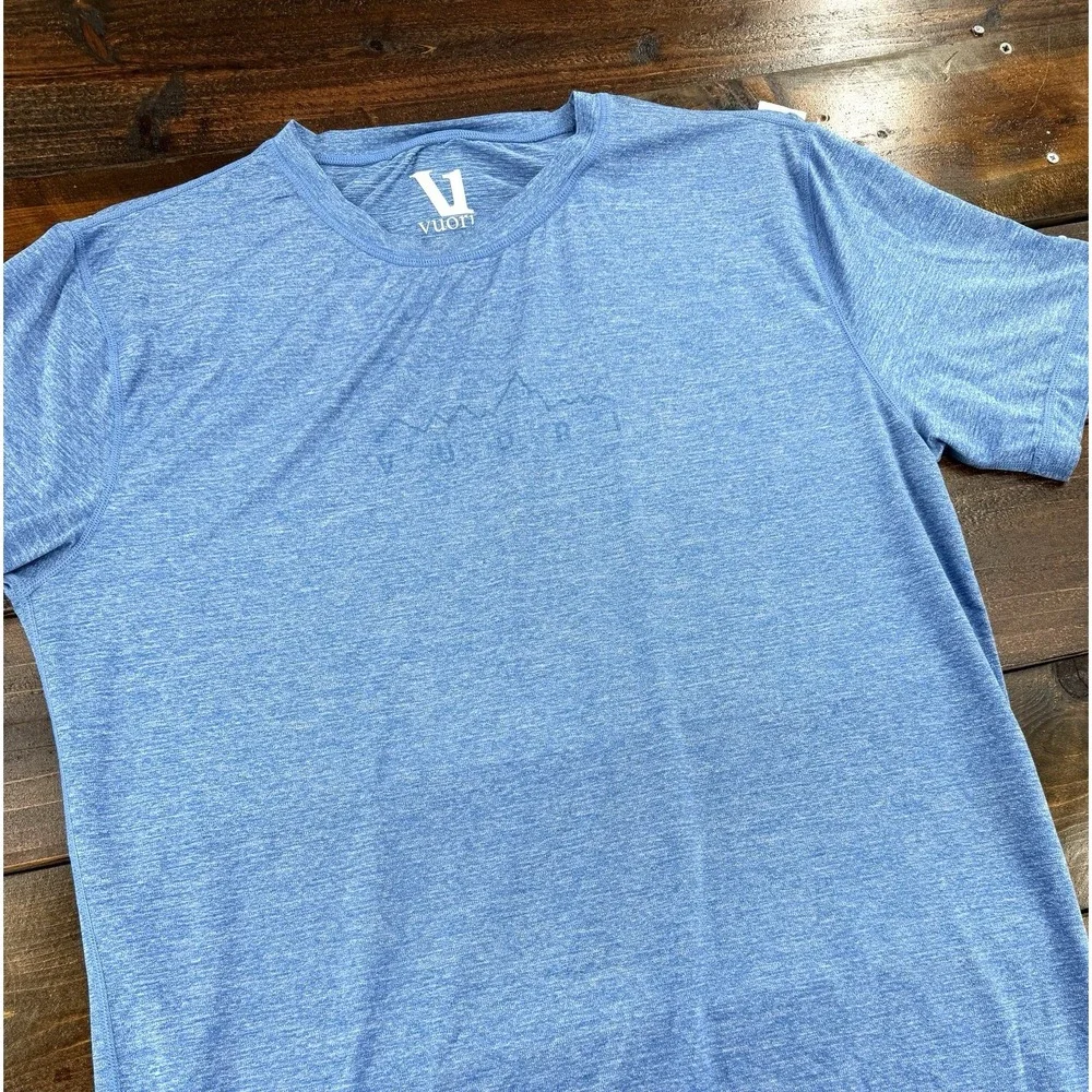 Vuori Tradewind Performance Shirt Mountain Logo Short Sleeve Blue Heather Mens L